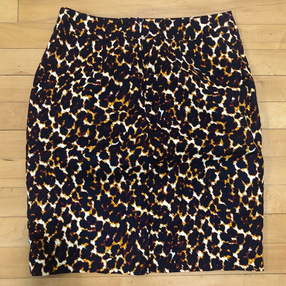 Skirt w/ pockets!